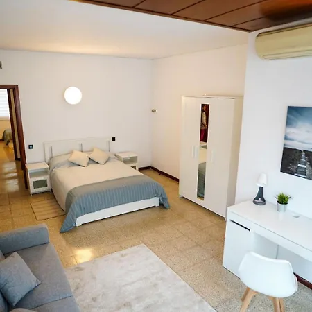 Hostel Privada En Piso Compartido Lepanto