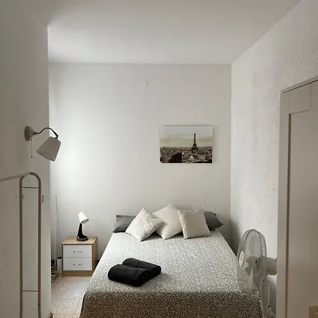 Hostel Privada En Piso Compartido Lepanto *