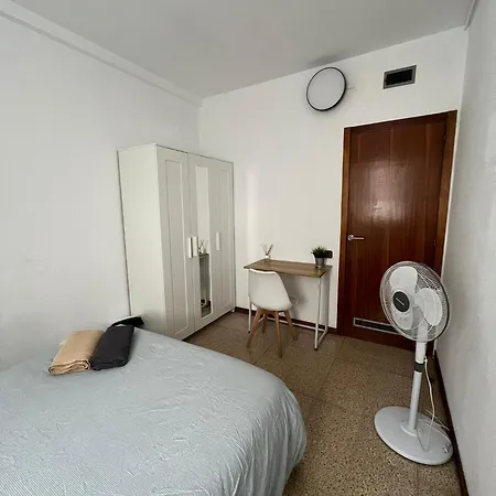 Privada En Piso Compartido Lepanto Hostel *