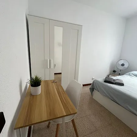Hostel Privada En Piso Compartido Lepanto *