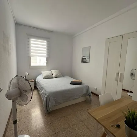 Privada En Piso Compartido Lepanto Hostel Barcelona