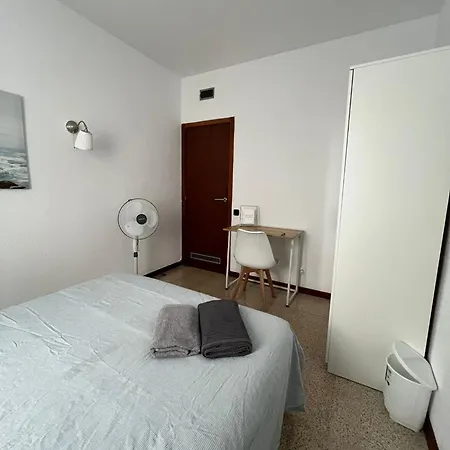 Privada En Piso Compartido Lepanto Hostel *